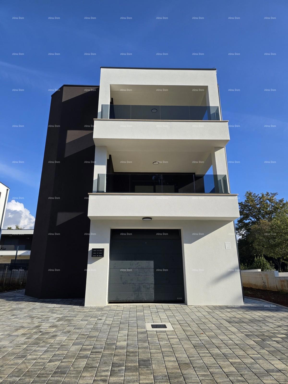 Penthouse v novi stavbi v bližini morja