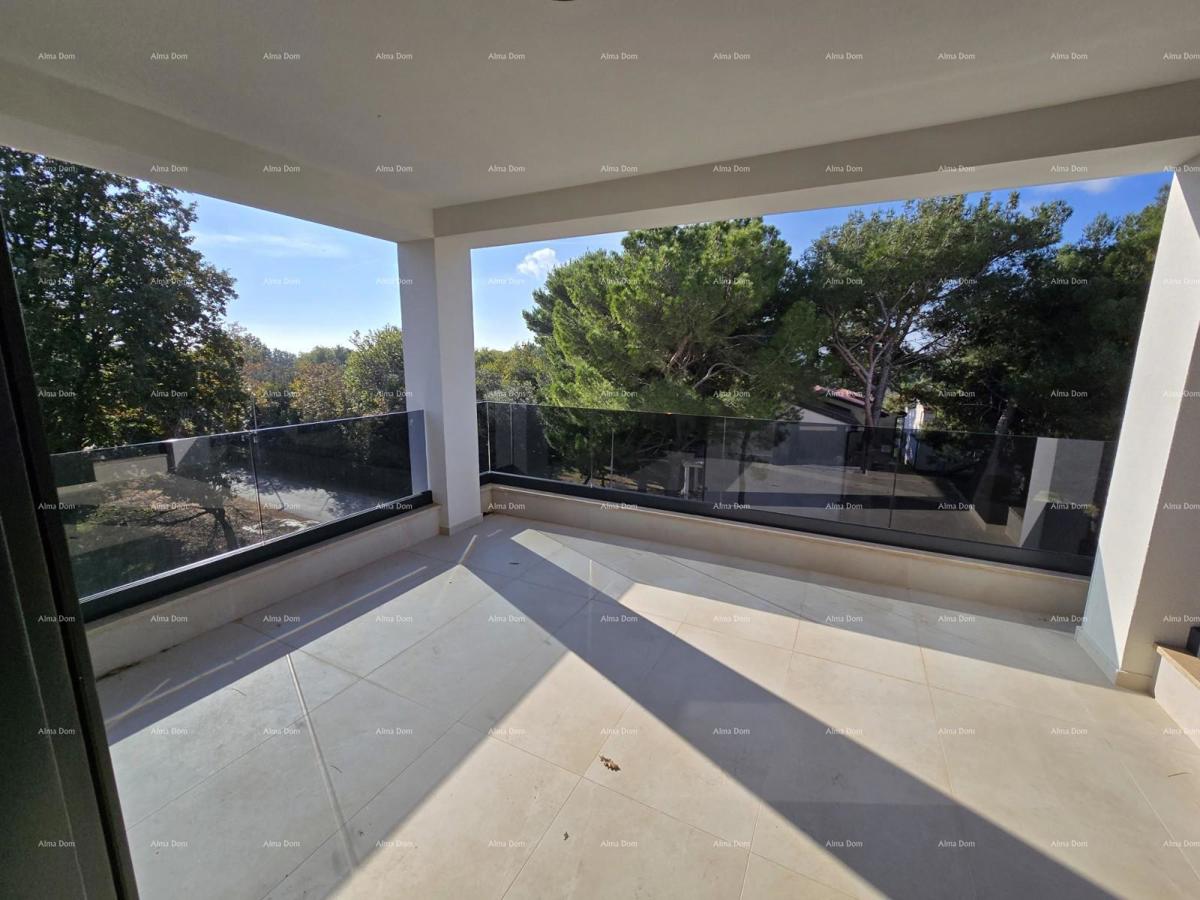 Penthouse v novi stavbi v bližini morja