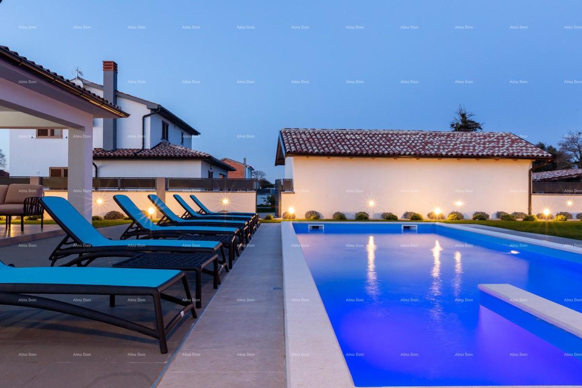 Samostojna hiša v bližini Pule.  8 km.  Šikići.