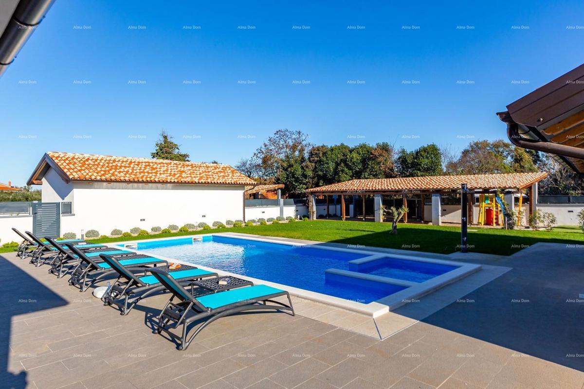 Samostojna hiša v bližini Pule.  8 km.  Šikići.