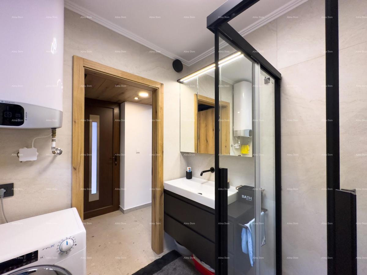 Prodajemo potpuno renoviran stan u Dugoj Uvali!