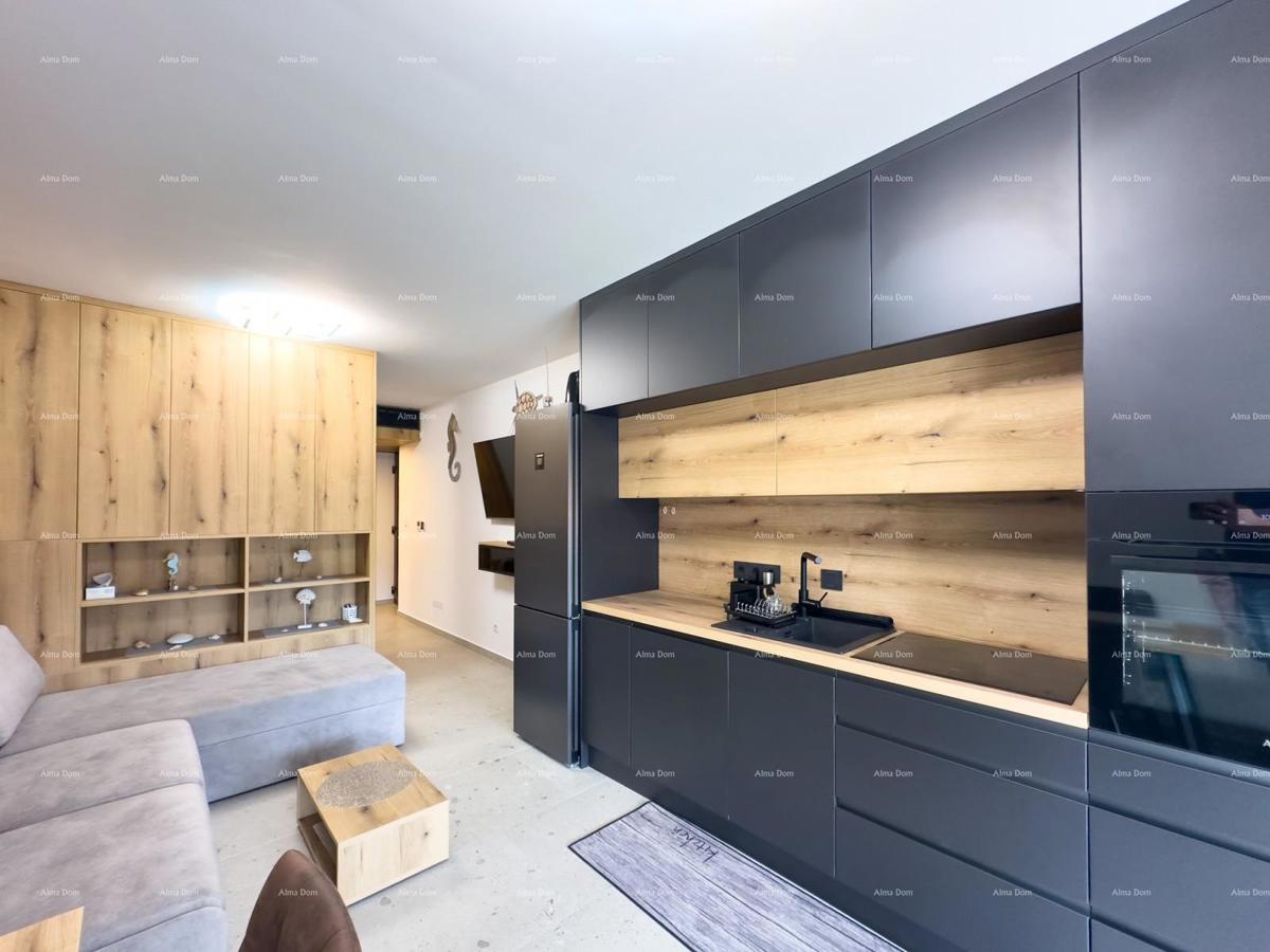 Prodajemo potpuno renoviran stan u Dugoj Uvali!