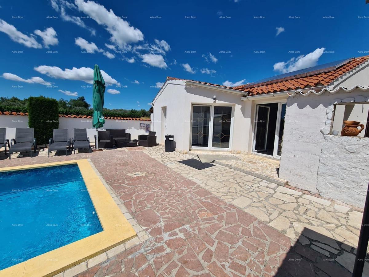 Na prodaju hiša s bazenom – Valtura