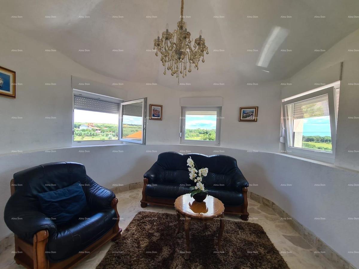 Na prodaju hiša s bazenom – Valtura