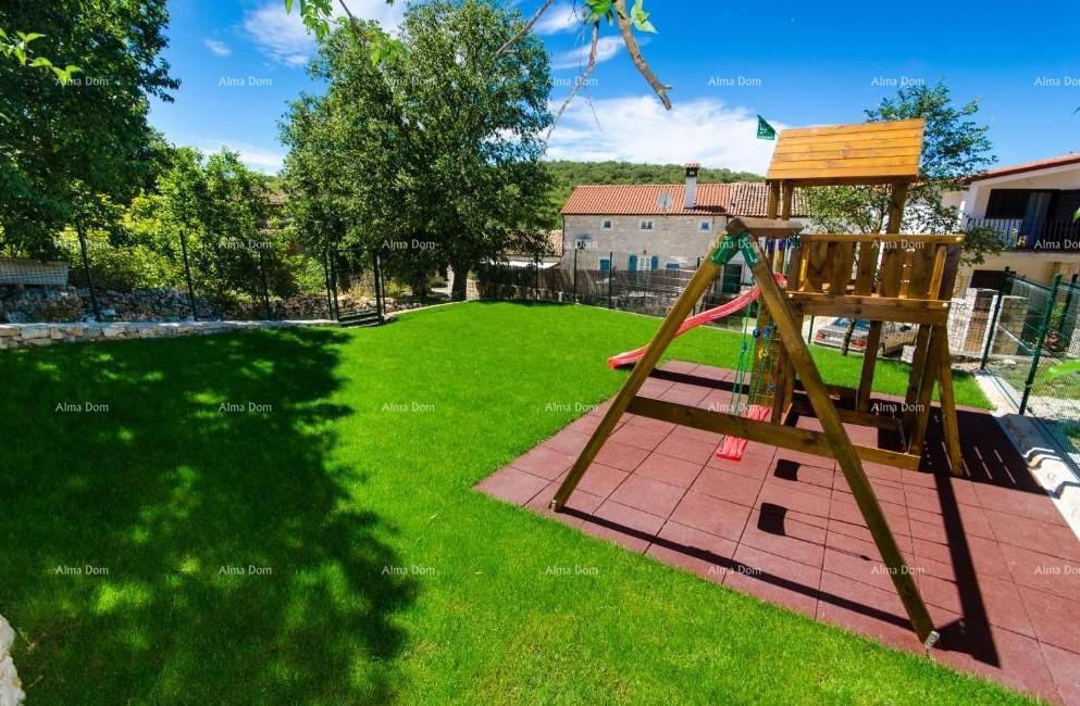 ROVINJ (okolica) - Avtentična kamnita hiša s bazenom za prodajo