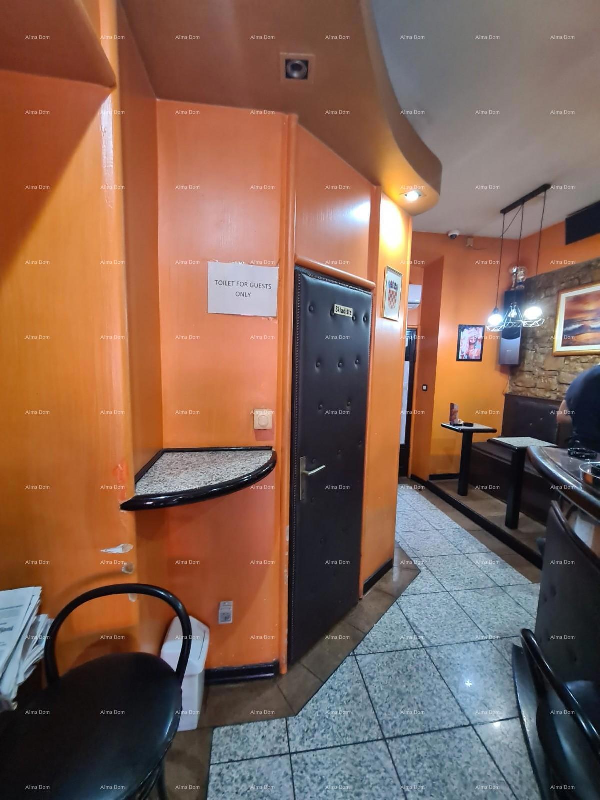 NA PRODAJU – POSLOVNI PROSTOR V STROGEM CENTRU PULE (TRŽNICA)