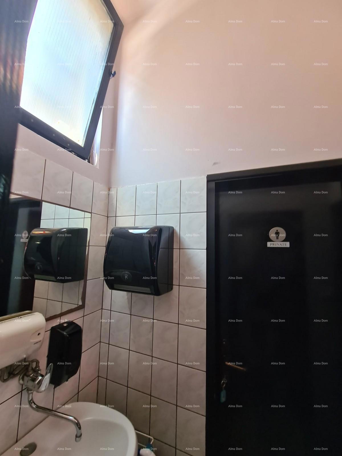 NA PRODAJU – POSLOVNI PROSTOR V STROGEM CENTRU PULE (TRŽNICA)