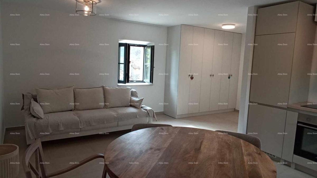 Prodaja novo opremljenega, dvoetažnega stanovanja s pogledom na morje, Tar, Poreč!