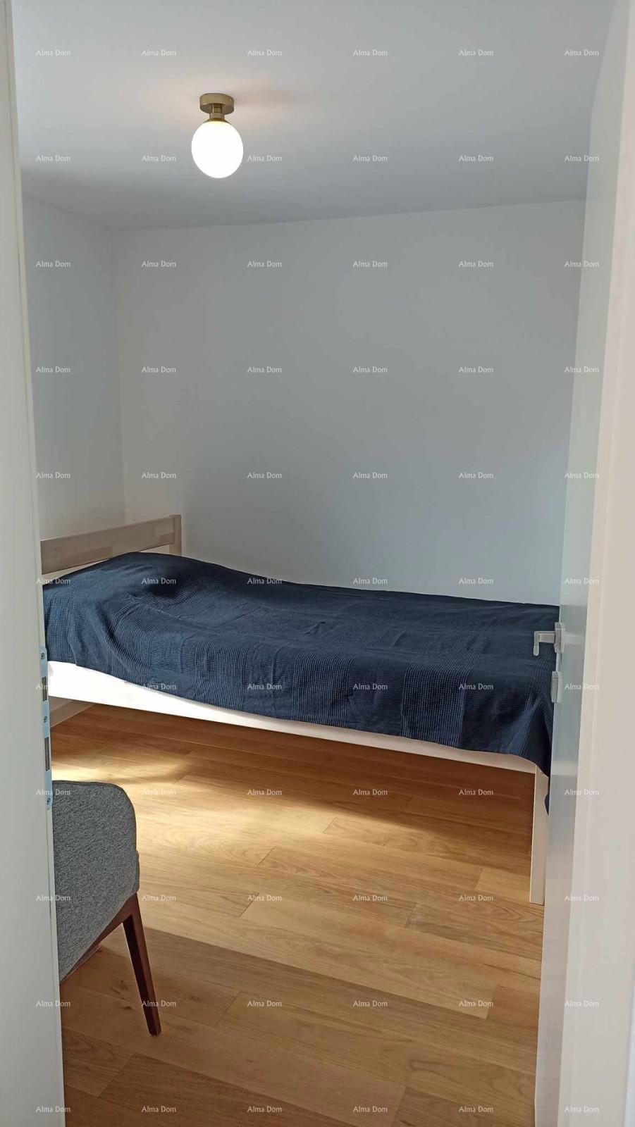 Prodaja novo opremljenega, dvoetažnega stanovanja s pogledom na morje, Tar, Poreč!