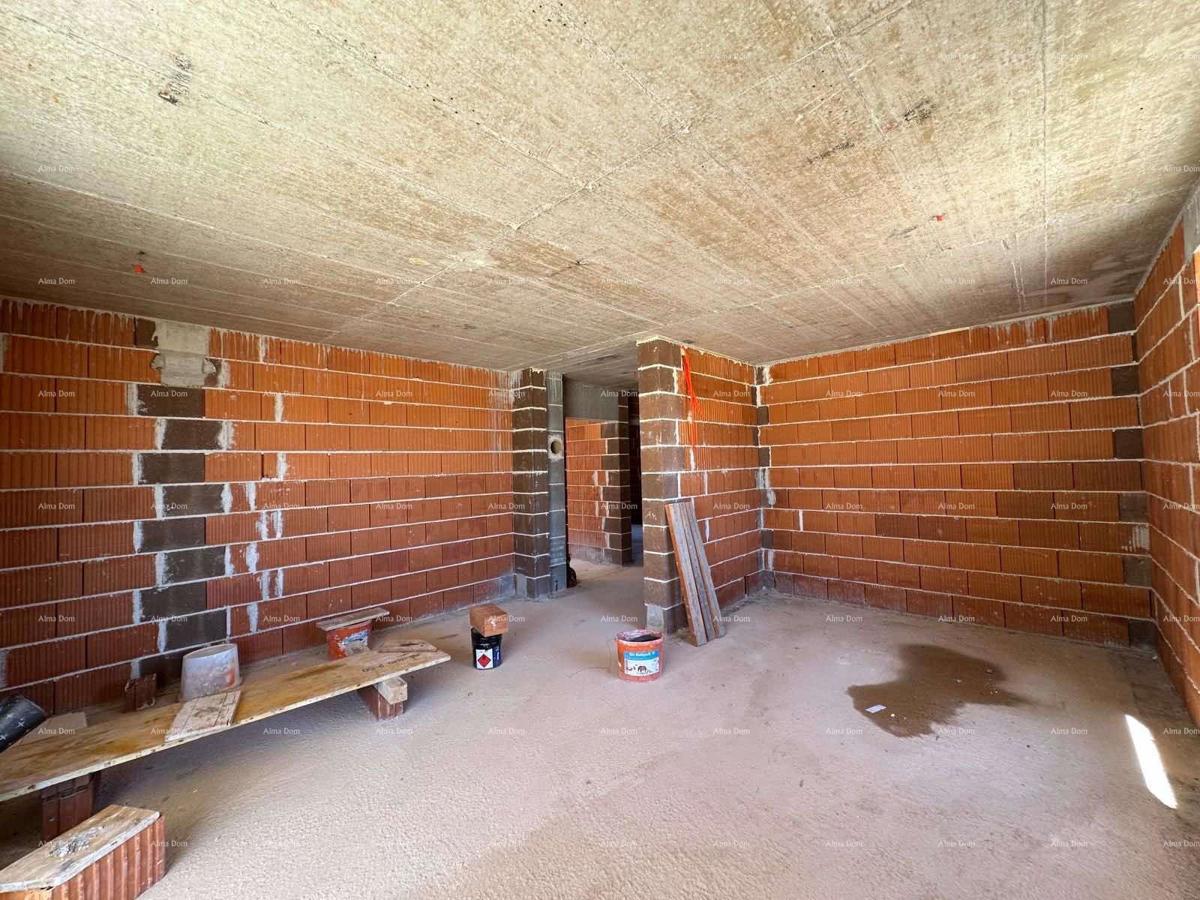 Nov projekt, Barbariga! Apartma z vrtom in parkiriščem, 500 m od morja