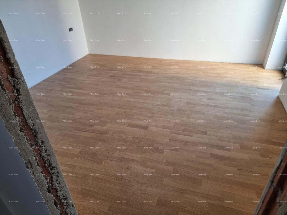 Prodaja kuće s bazenom i pogledom na more – mirno selo Raša