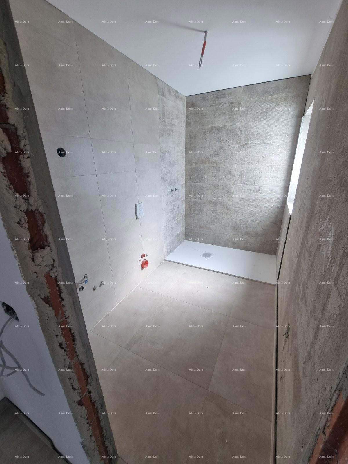 Prodaja kuće s bazenom i pogledom na more – mirno selo Raša