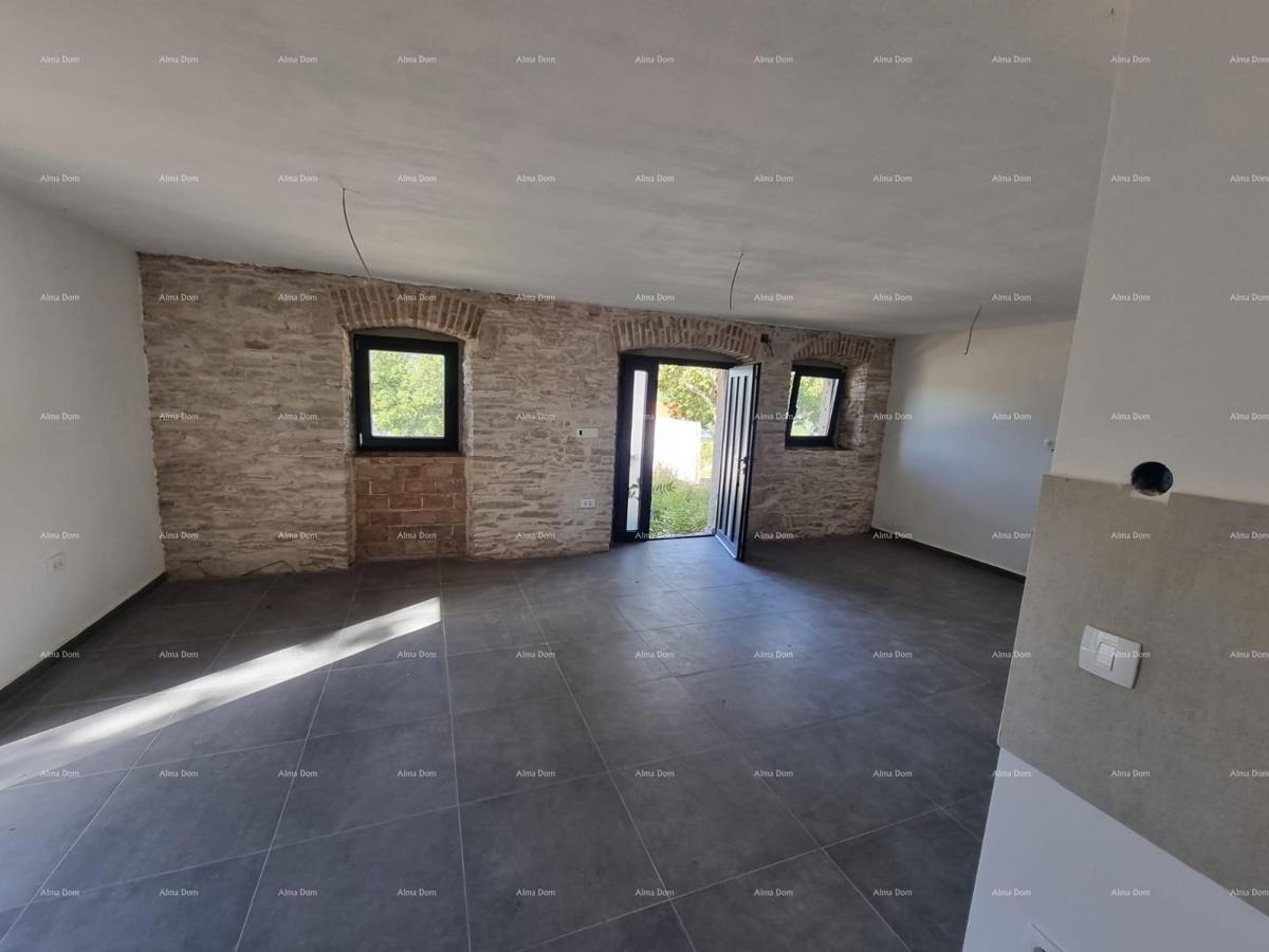 Prodaja kuće s bazenom i pogledom na more – mirno selo Raša