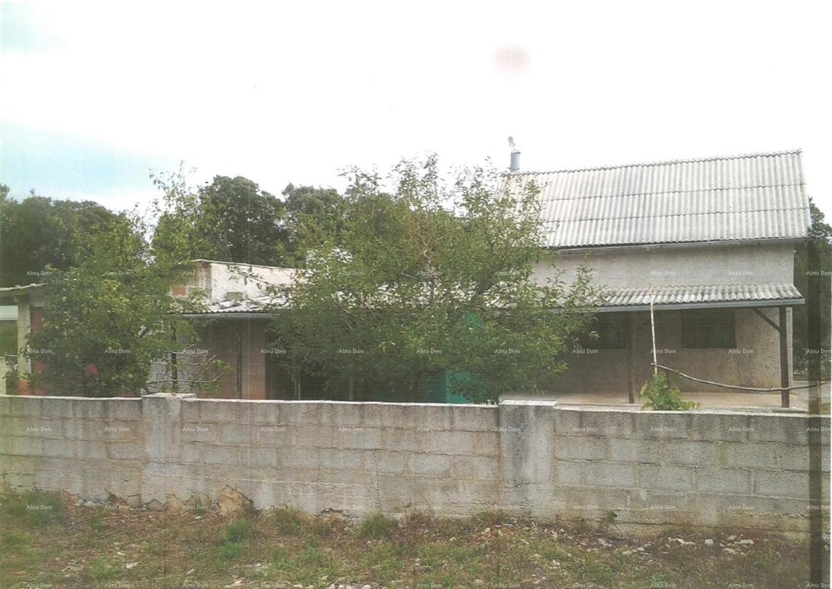 Prodaja kuće za odmor s okućnicom, Marčana