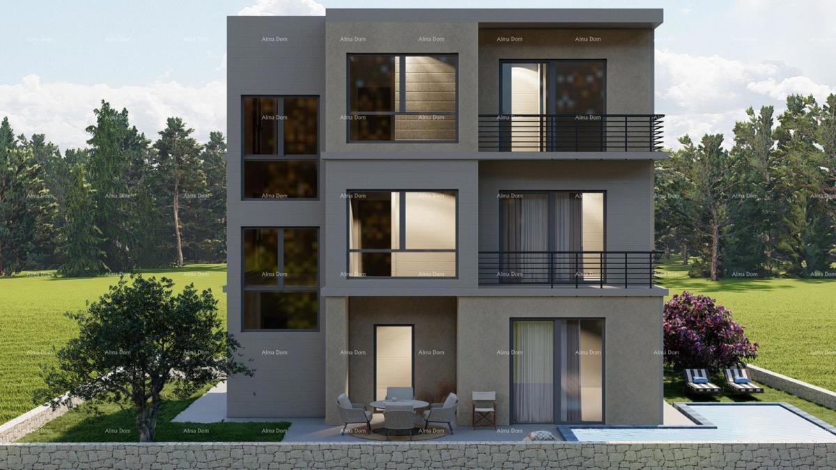 Prostran stan v središču Pule s tremi sobami in modernimi vsebinami