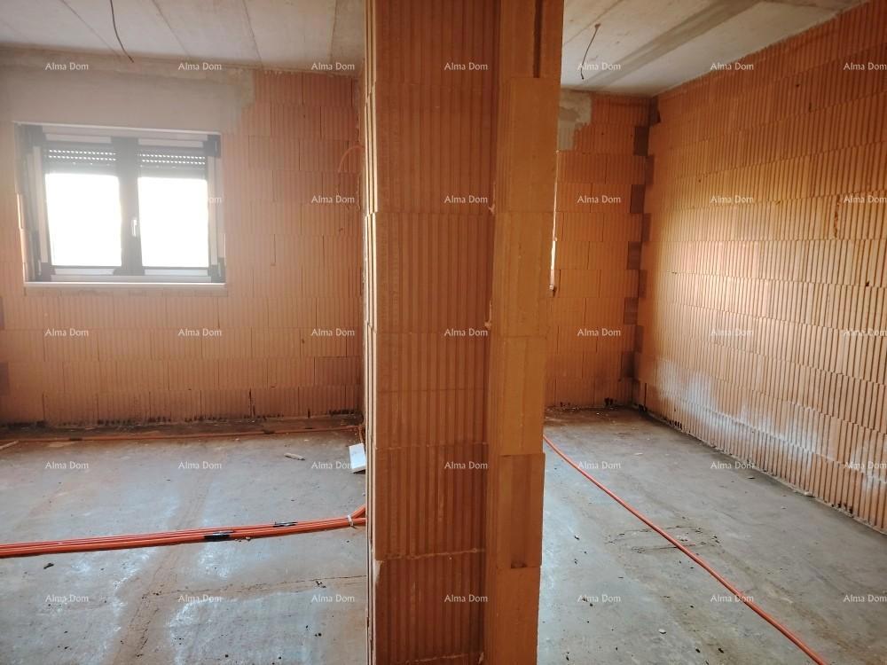 Dvosoban stan v pritličju z vrtom