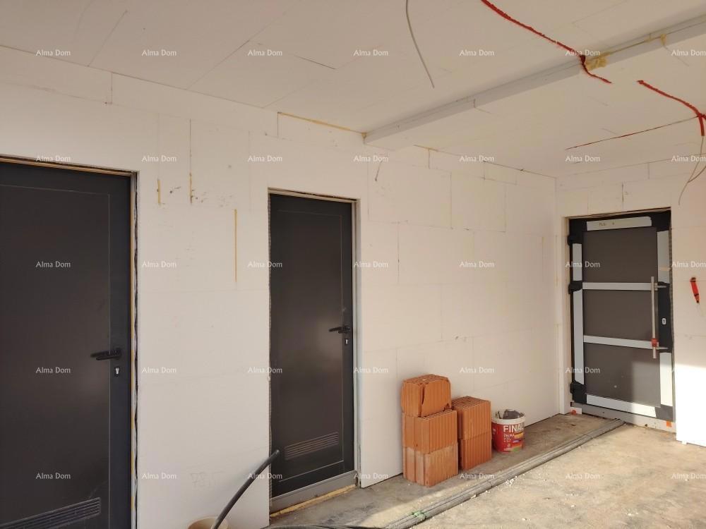 Dvosoban stan v pritličju z vrtom