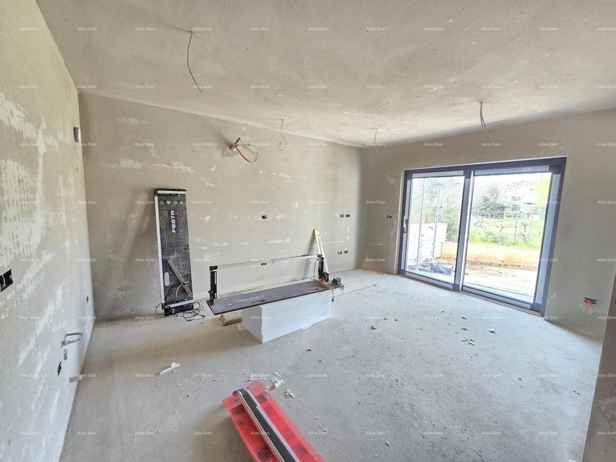 Dvosoban stan v pritličju z vrtom