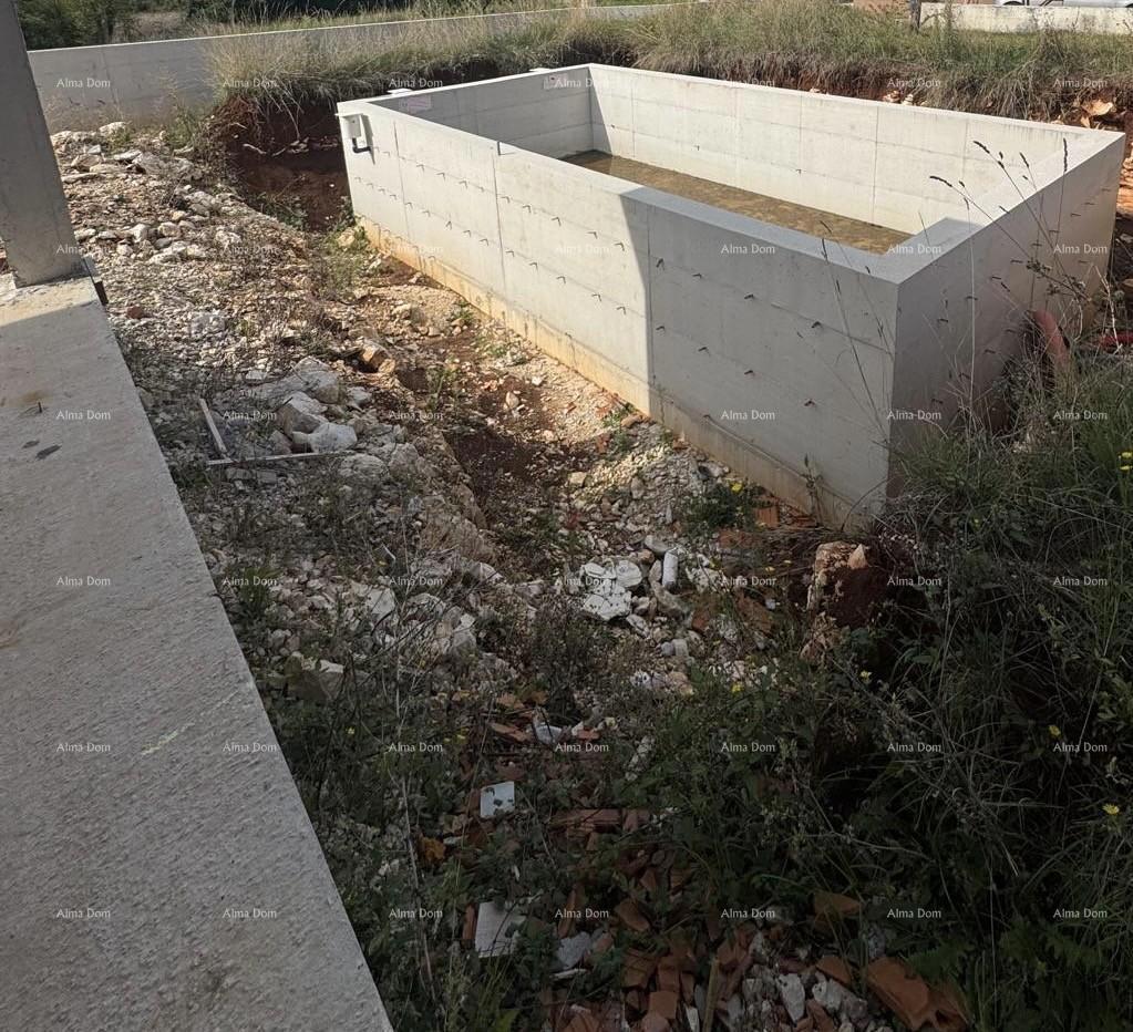 Prodaja prizemnice s bazenom - trenutno roh bau faza, Sveti Petar u Šumi - blizina Pazina!