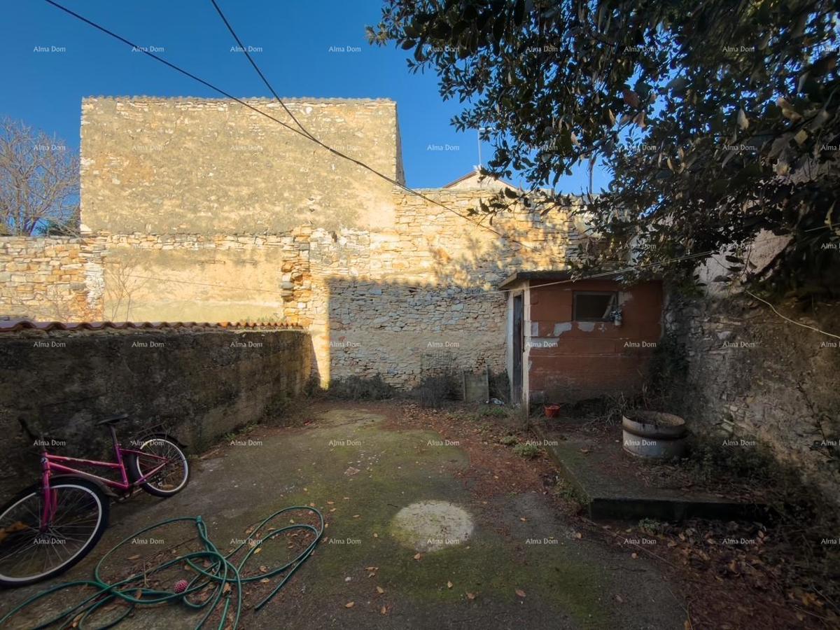 The translation of "Kuća u centru Vodnjana!" to Slovenian is "Hiša v centru Vodnjana!"