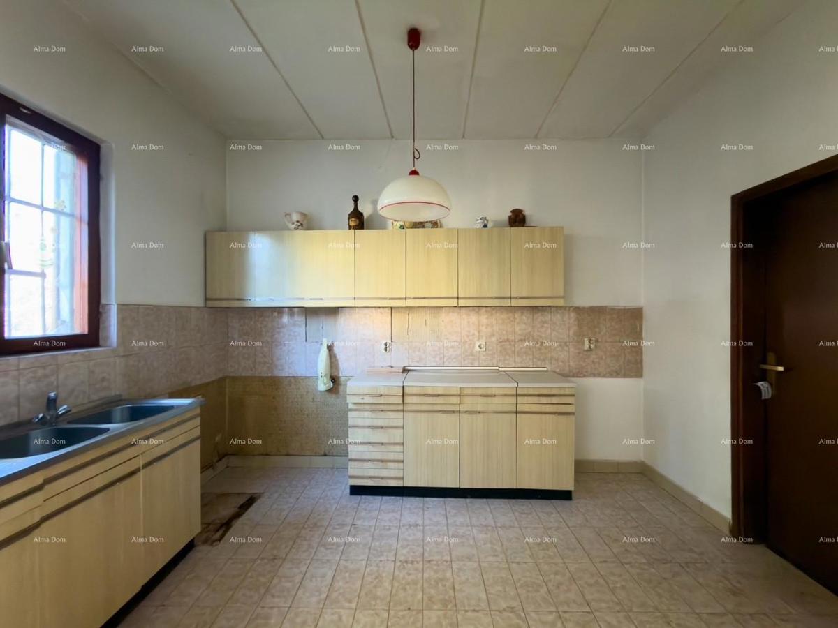 The translation of "Kuća u centru Vodnjana!" to Slovenian is "Hiša v centru Vodnjana!"