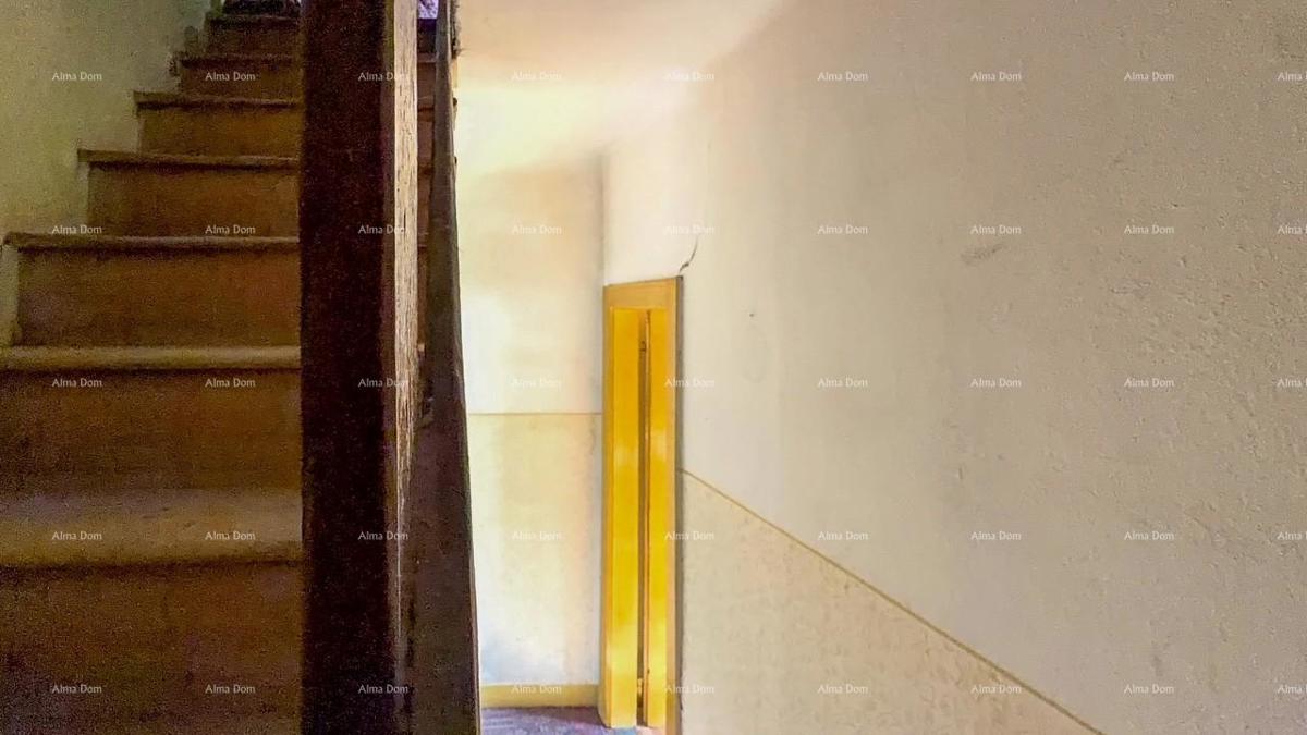 The translation of "Kuća u centru Vodnjana!" to Slovenian is "Hiša v centru Vodnjana!"