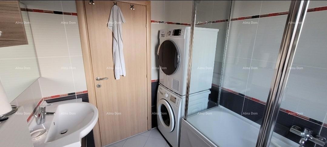 Ližnjan! Opremljen stan! Pogled na more!