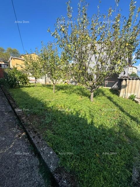 Prodaja hiše v širšem centru s pomožno zgradbo, Pula!