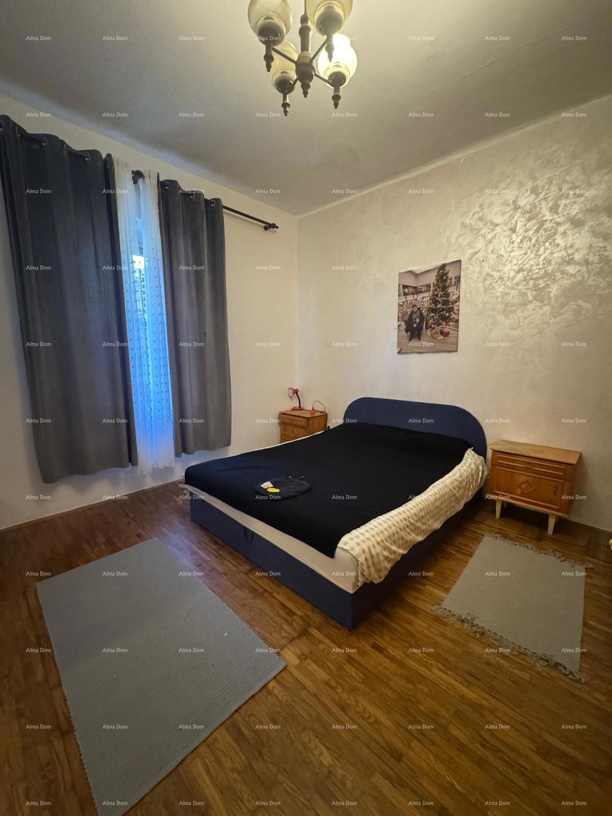 Prodaja hiše v širšem centru s pomožno zgradbo, Pula!