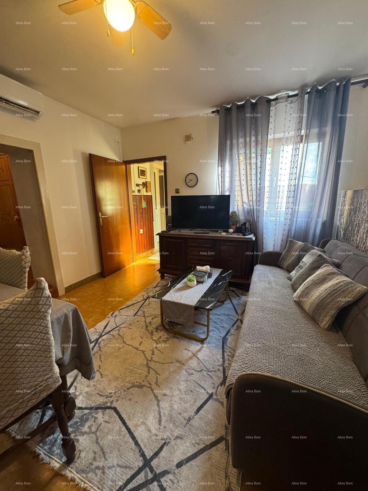 Prodaja hiše v širšem centru s pomožno zgradbo, Pula!