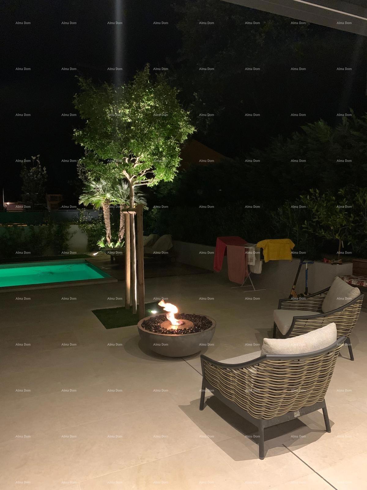 Prodaja - Čudovita, moderna vila s bazenom - pametna hiša, Fažana! Pogled na morje!