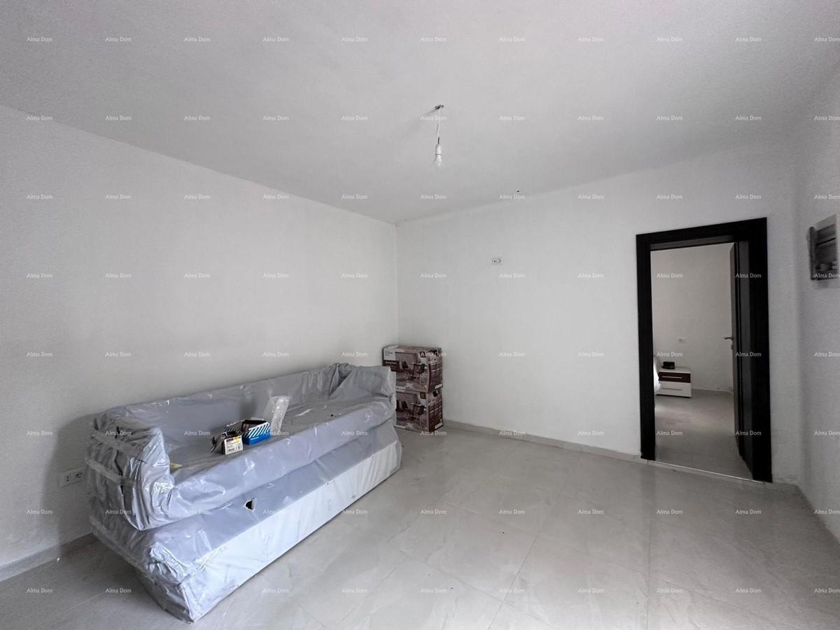 Prodaja fantastične hiše s tremi stanovi v Medulinu!