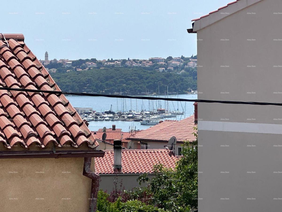 Prodaja fantastične hiše s tremi stanovi v Medulinu!