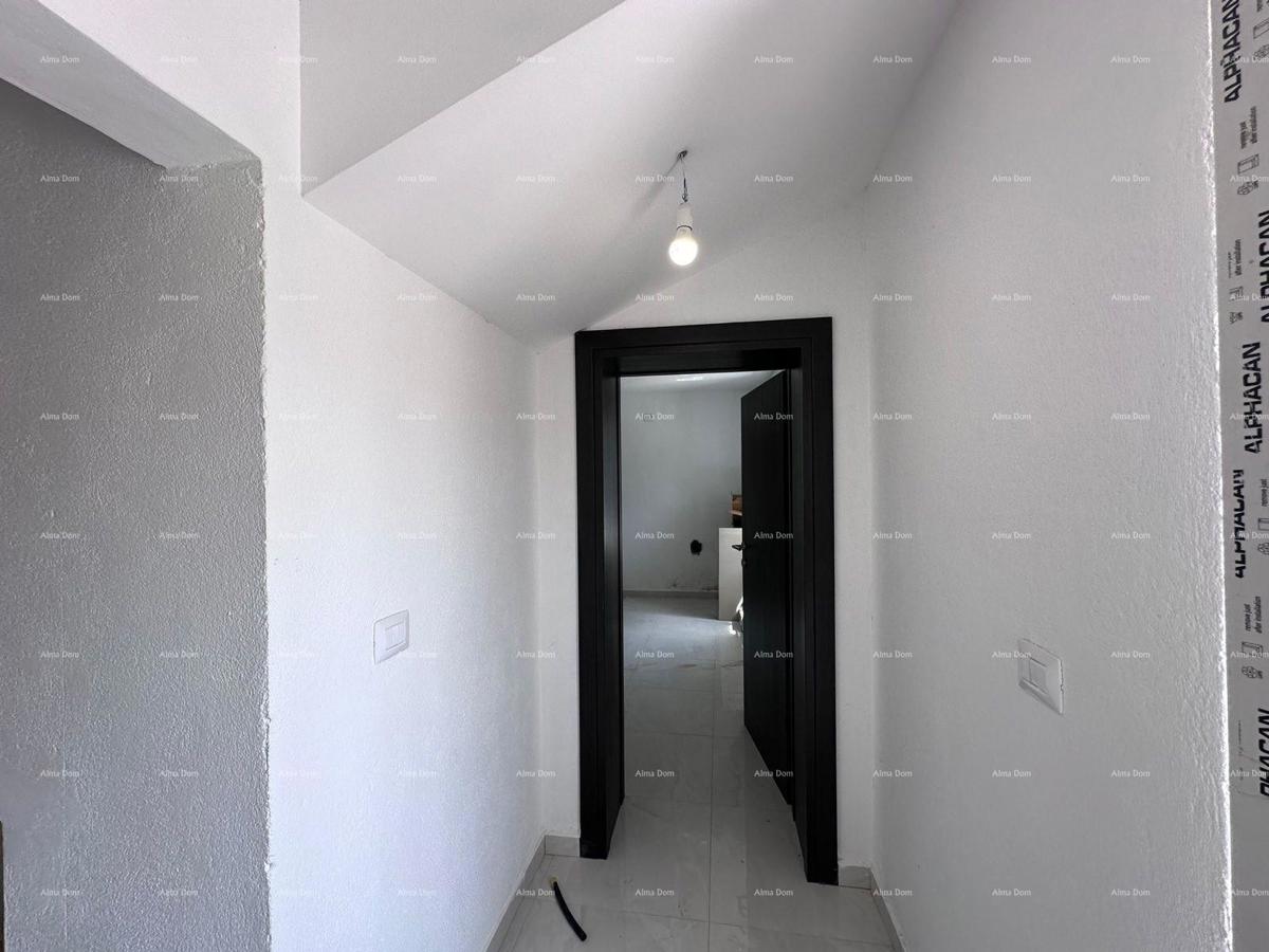 Prodaja fantastične hiše s tremi stanovi v Medulinu!