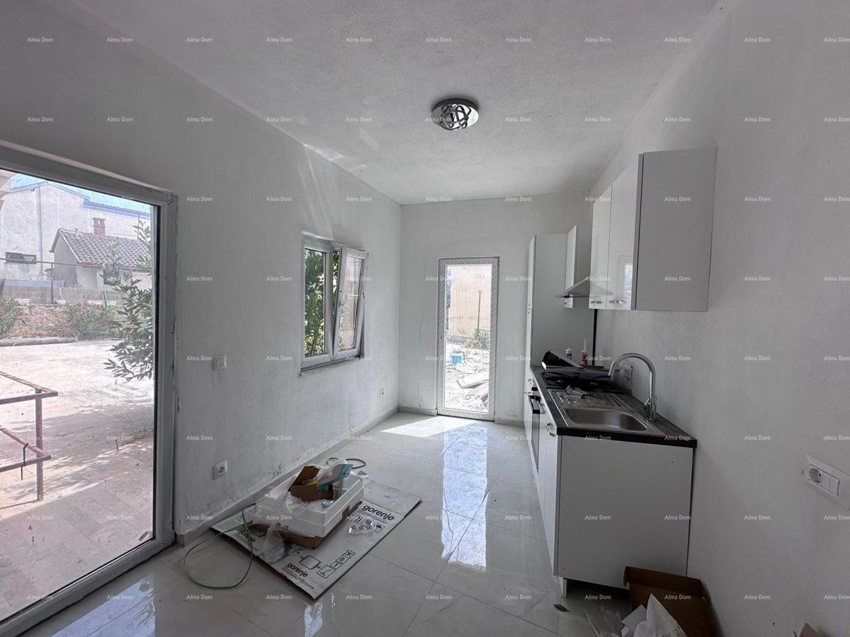 Prodaja fantastične hiše s tremi stanovi v Medulinu!