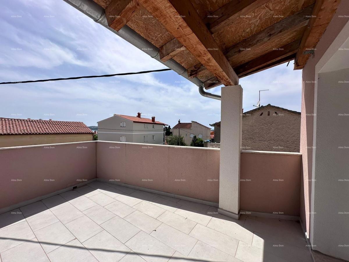 Prodaja fantastične hiše s tremi stanovi v Medulinu!