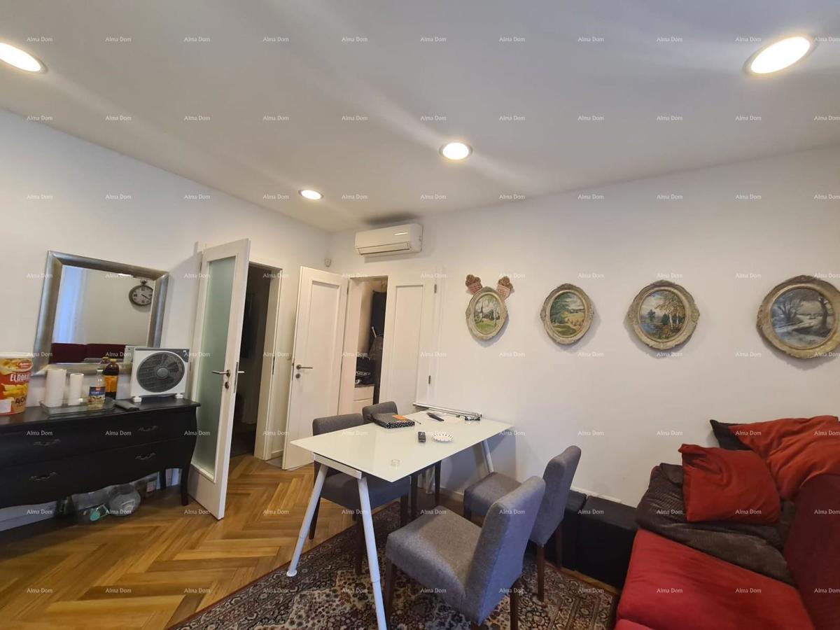 PRODAJA STANA Z DVA APARTMAJA – PULA