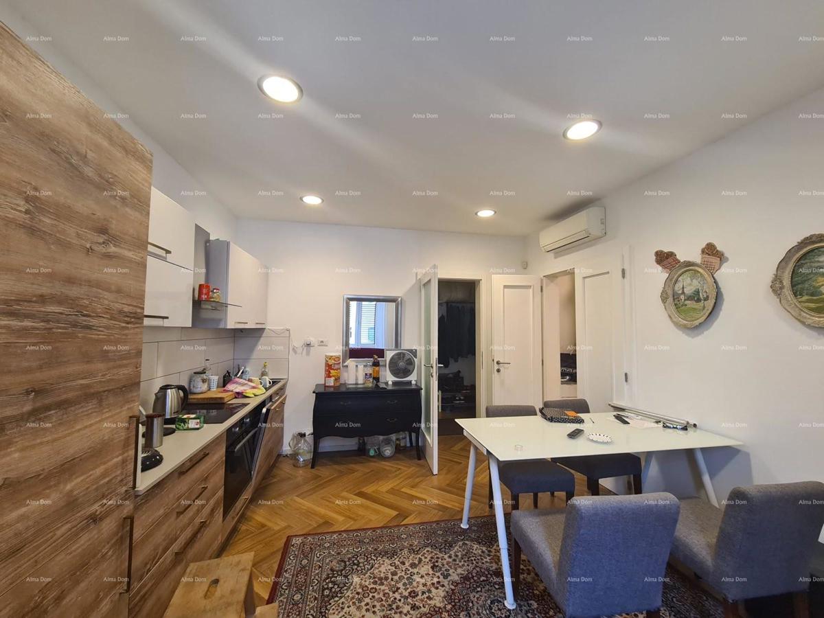 PRODAJA STANA Z DVA APARTMAJA – PULA