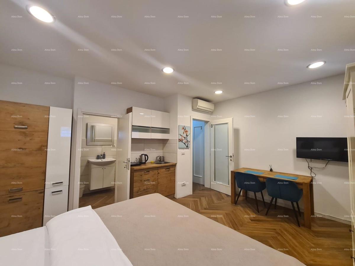 PRODAJA STANA Z DVA APARTMAJA – PULA