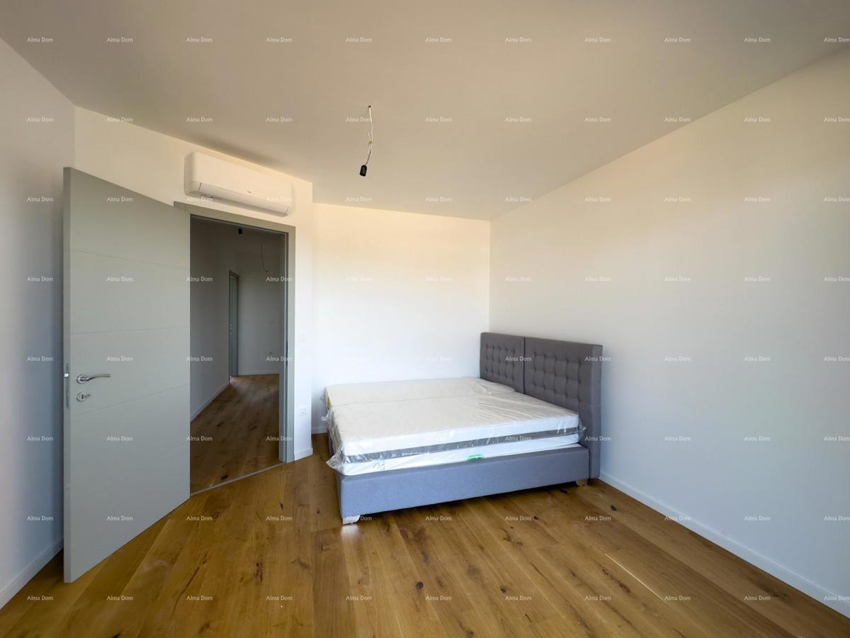 Prostran stan v Puli s tremi spalnicami in modernimi vsebinami blizu centra mesta