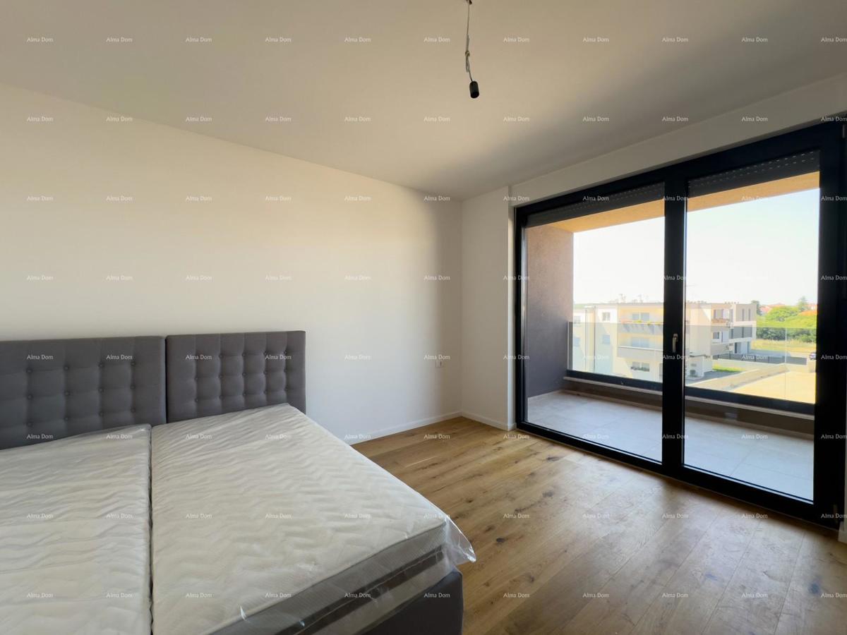 Prostran stan v Puli s tremi spalnicami in modernimi vsebinami blizu centra mesta