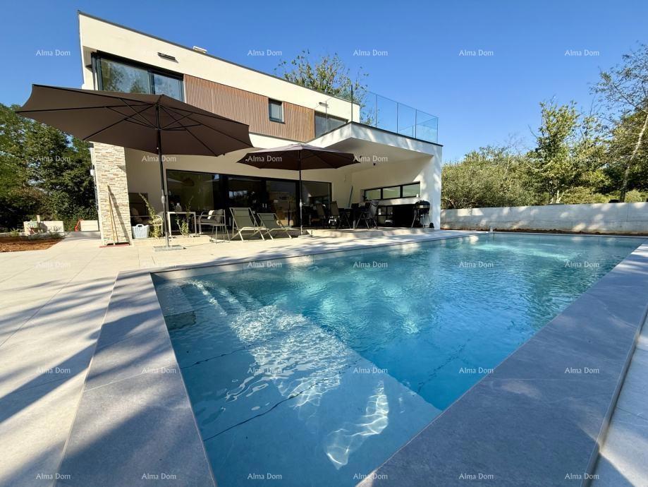 Moderna vila s bazenom, 218 m² – okolica Labina