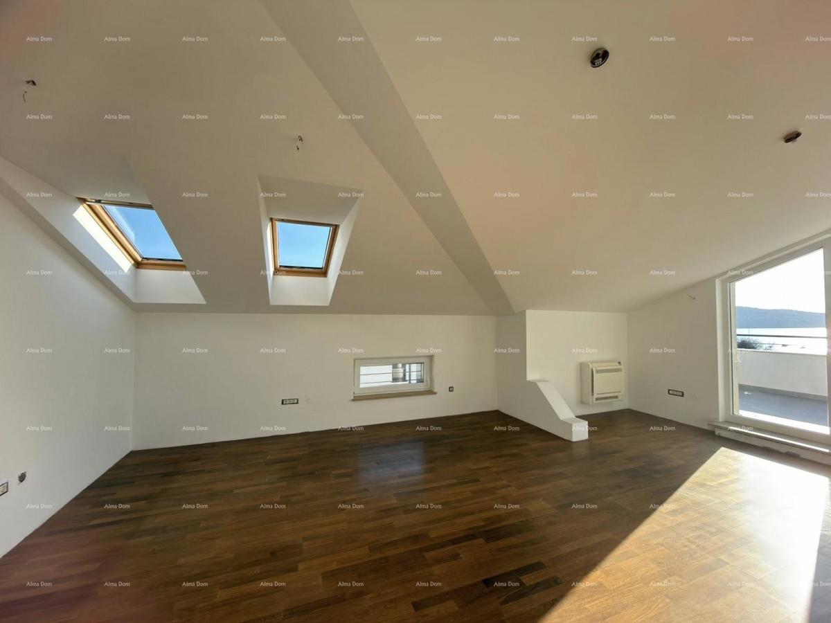 MEDULIN – penthouse z odprtim pogledom na morje, 150 m od obale