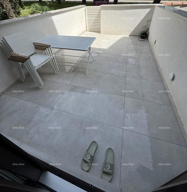 Novo prenovljeno garsonjero, Novigrad, 350 m od morja