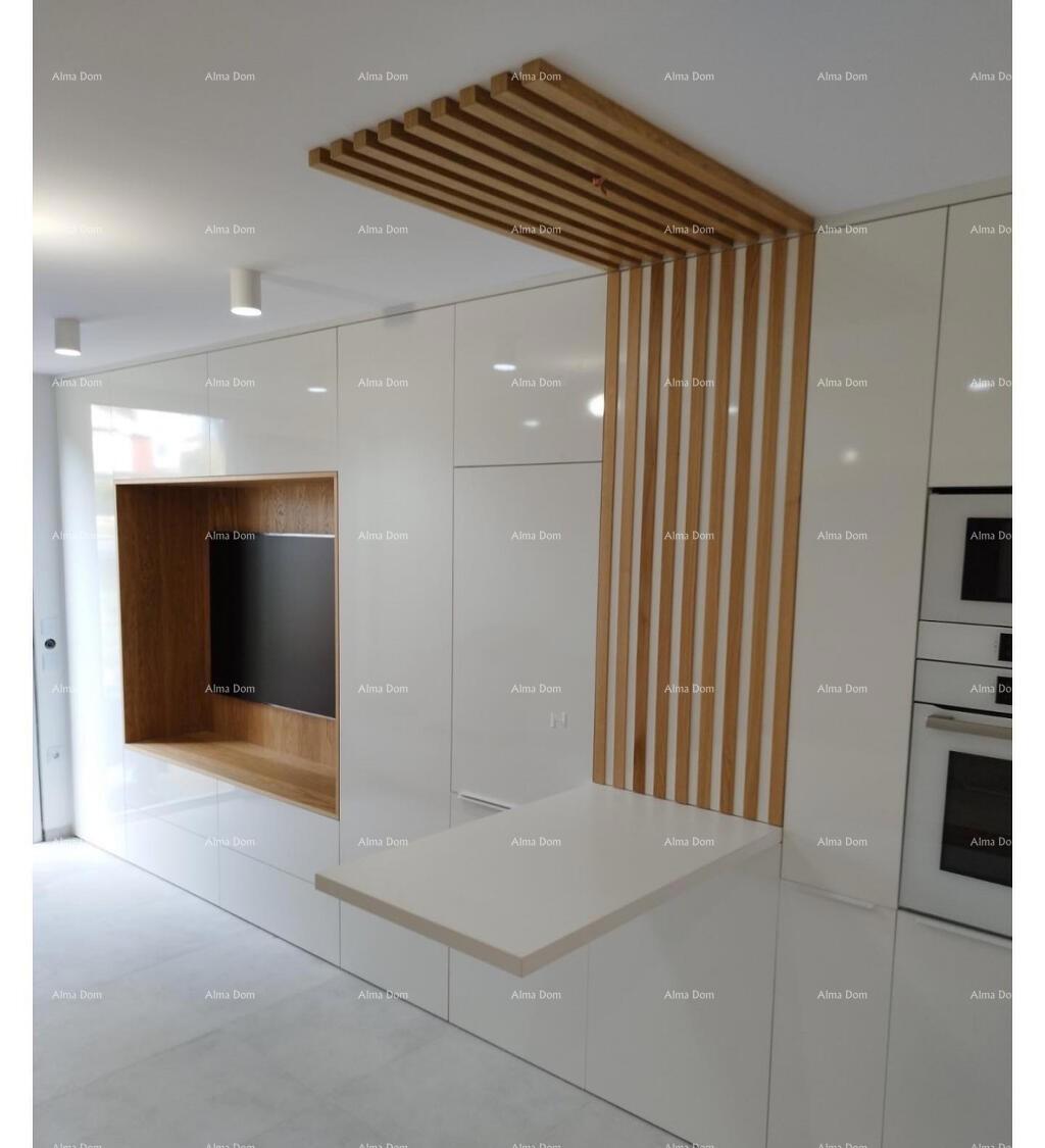 Novo prenovljeno garsonjero, Novigrad, 350 m od morja