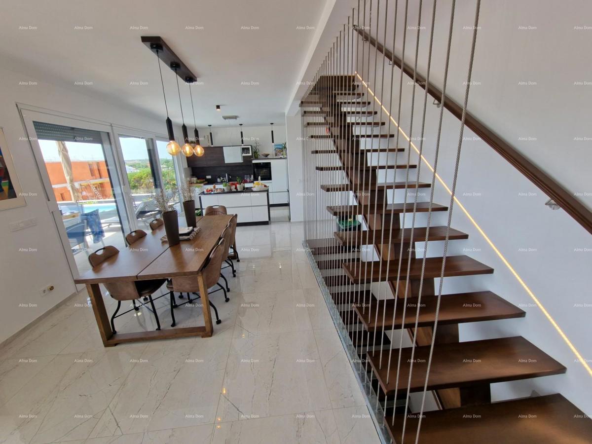 Prodaja luksuzne vile v Medulinu – 100 m od morja