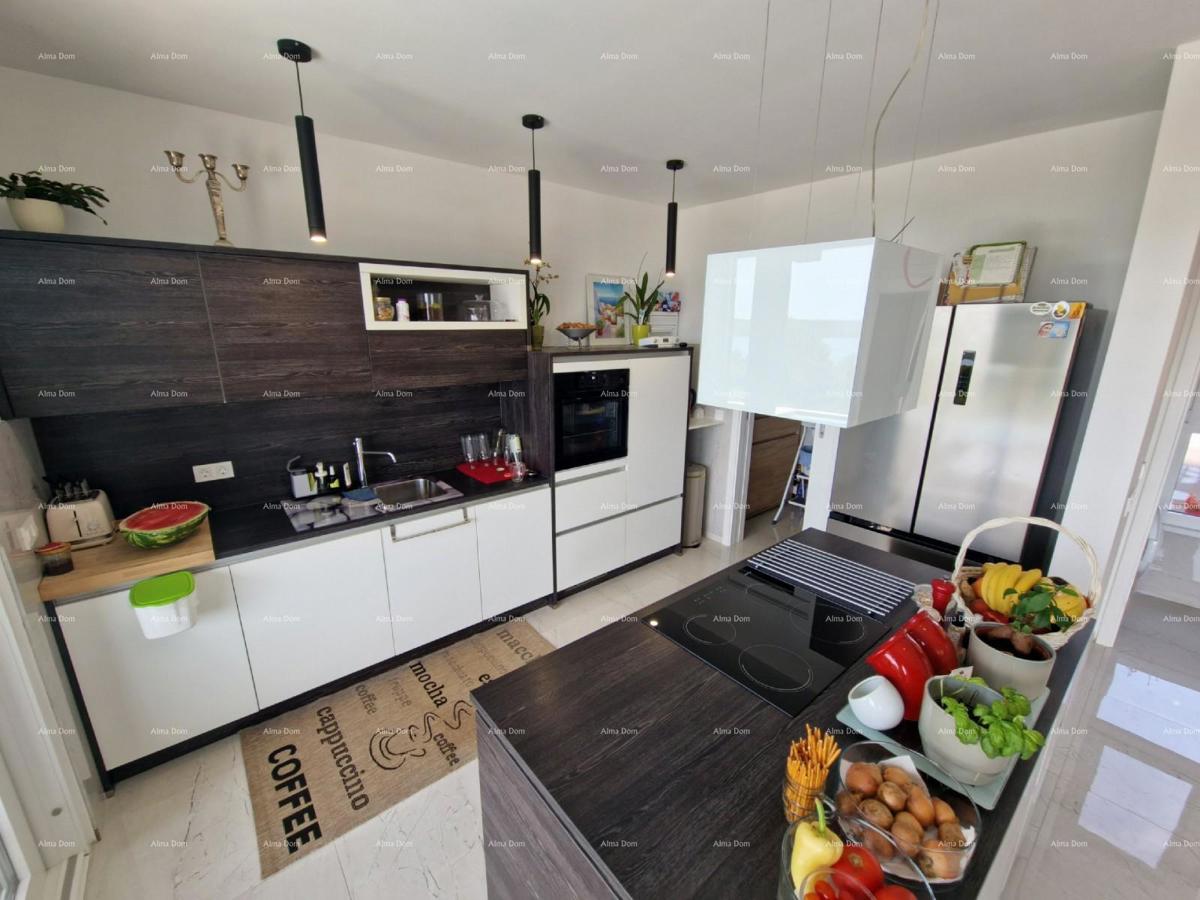 Prodaja luksuzne vile v Medulinu – 100 m od morja