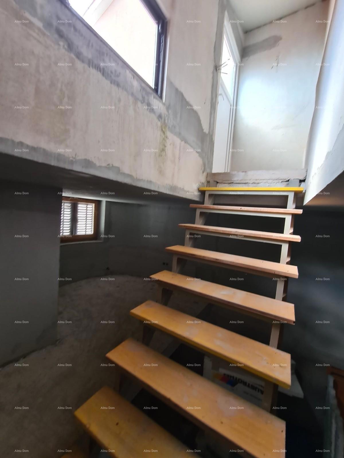 Prodaja kuće s dvema stanoma – Fažana