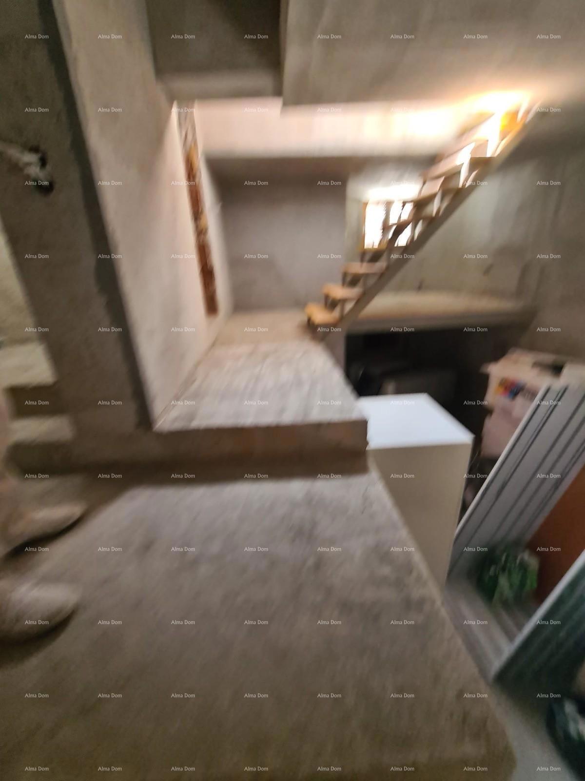 Prodaja kuće s dvema stanoma – Fažana