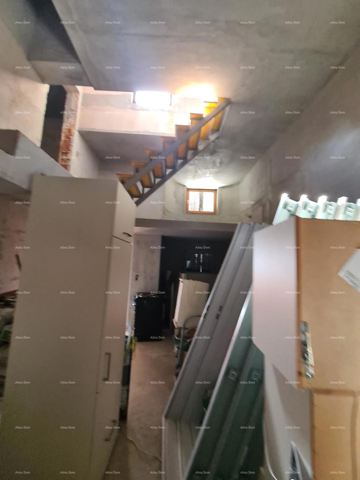 Prodaja kuće s dvema stanoma – Fažana